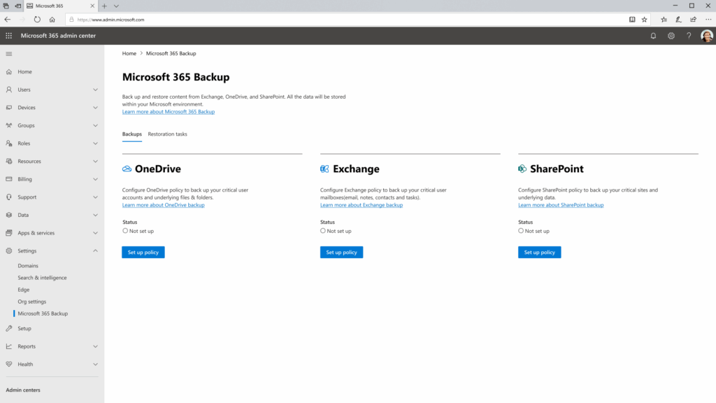 graphic shows how businesses can implement a structured backup of Microsoft 365 emails